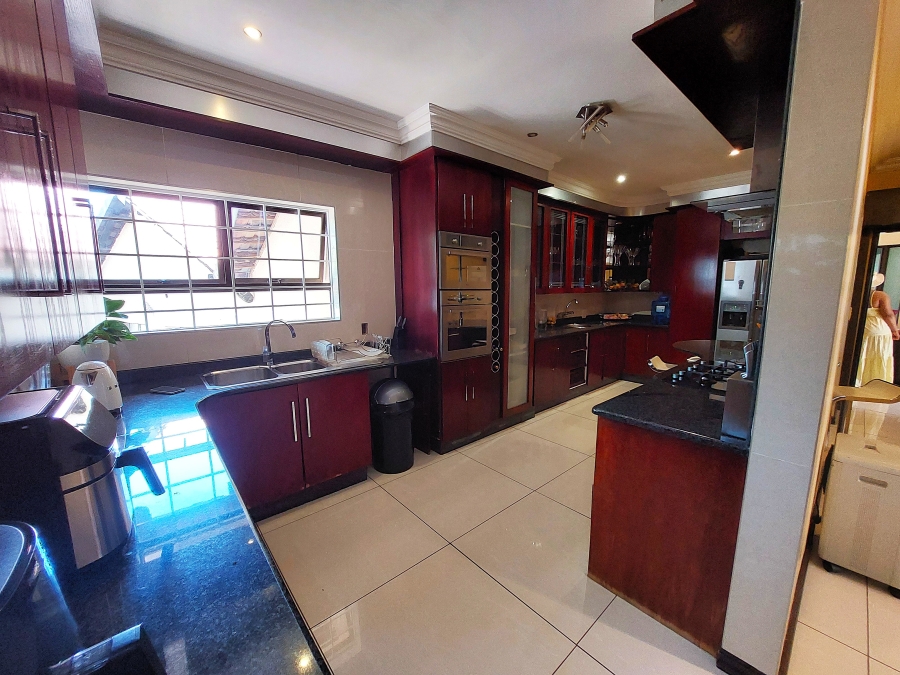 4 Bedroom Property for Sale in Waterkloof Ridge Gauteng