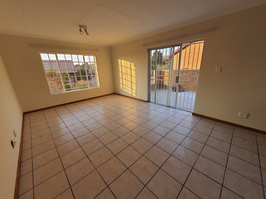 To Let 2 Bedroom Property for Rent in Rooihuiskraal Gauteng