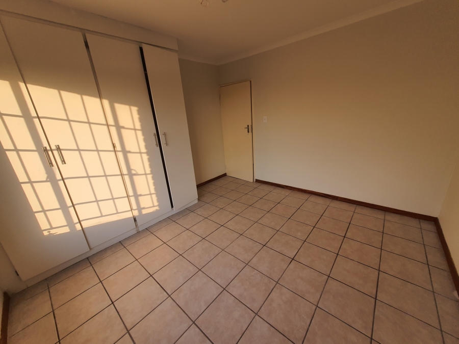 To Let 2 Bedroom Property for Rent in Rooihuiskraal Gauteng