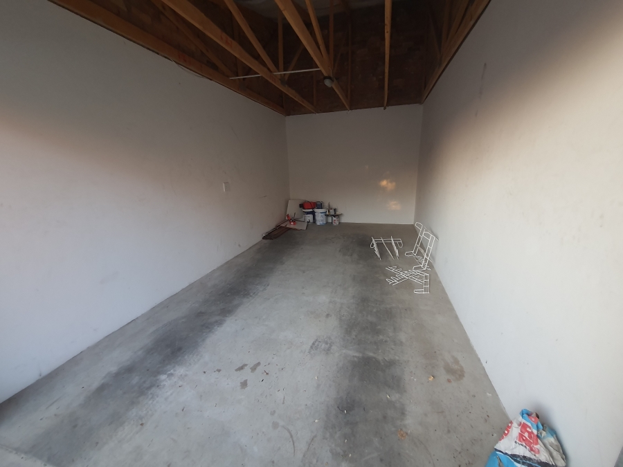 To Let 2 Bedroom Property for Rent in Rooihuiskraal Gauteng