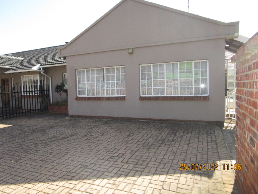 To Let 1 Bedroom Property for Rent in Edenvale Central Gauteng