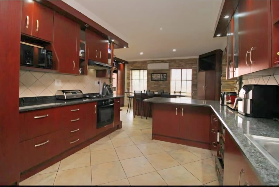 To Let 3 Bedroom Property for Rent in Randpoort Gauteng