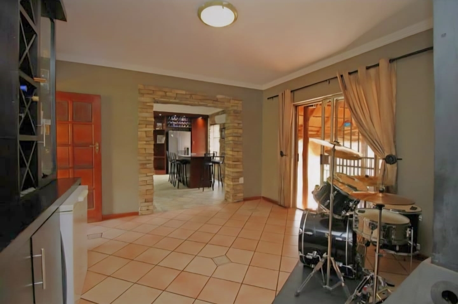 To Let 3 Bedroom Property for Rent in Randpoort Gauteng