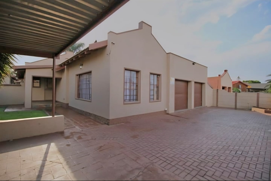 To Let 3 Bedroom Property for Rent in Randpoort Gauteng