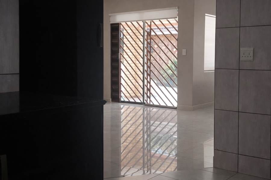 To Let 3 Bedroom Property for Rent in Sundowner Gauteng