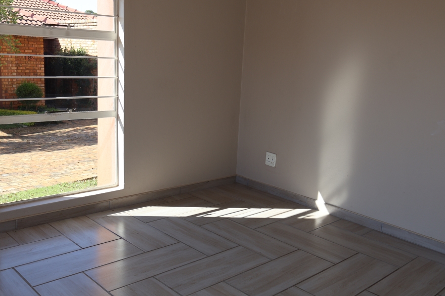 To Let 3 Bedroom Property for Rent in Sundowner Gauteng