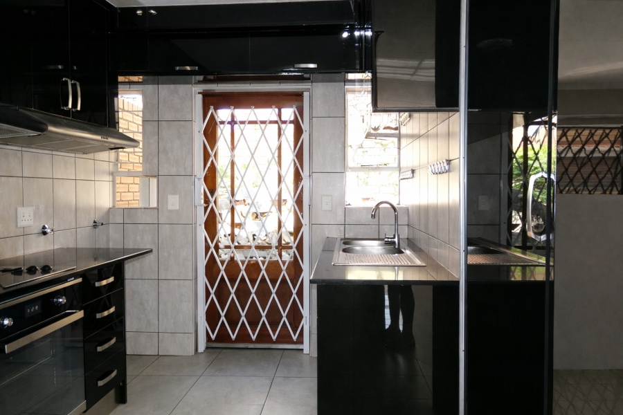 To Let 3 Bedroom Property for Rent in Sundowner Gauteng