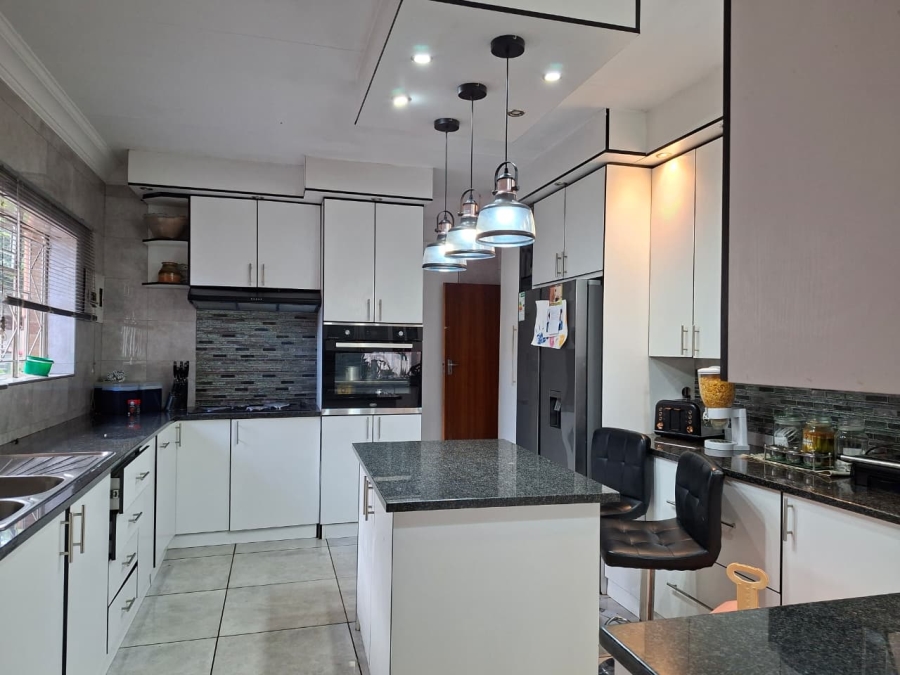 4 Bedroom Property for Sale in Vanderbijlpark SE 7 Gauteng