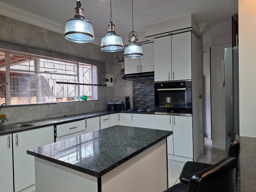 4 Bedroom Property for Sale in Vanderbijlpark SE 7 Gauteng