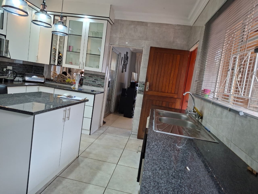 4 Bedroom Property for Sale in Vanderbijlpark SE 7 Gauteng