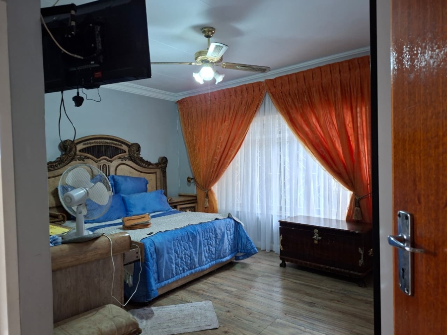 4 Bedroom Property for Sale in Vanderbijlpark SE 7 Gauteng