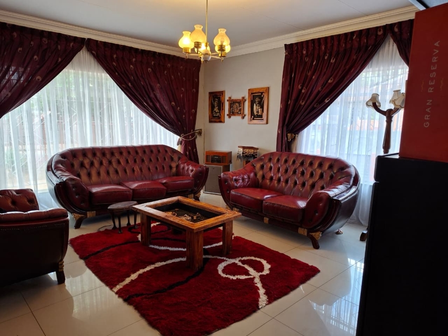 4 Bedroom Property for Sale in Vanderbijlpark SE 7 Gauteng