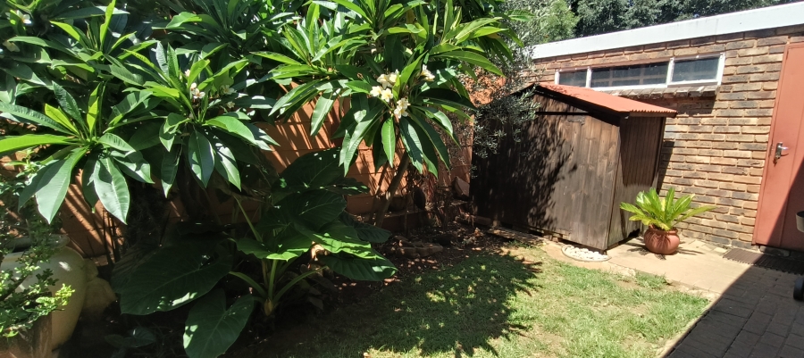 2 Bedroom Property for Sale in Wierda Park Gauteng