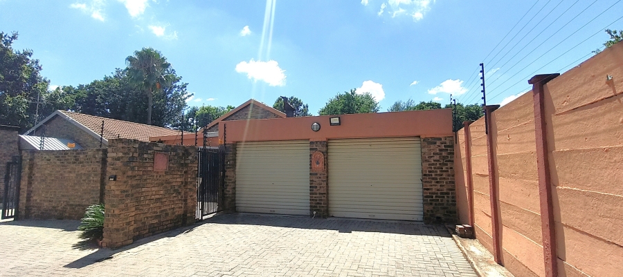 2 Bedroom Property for Sale in Wierda Park Gauteng