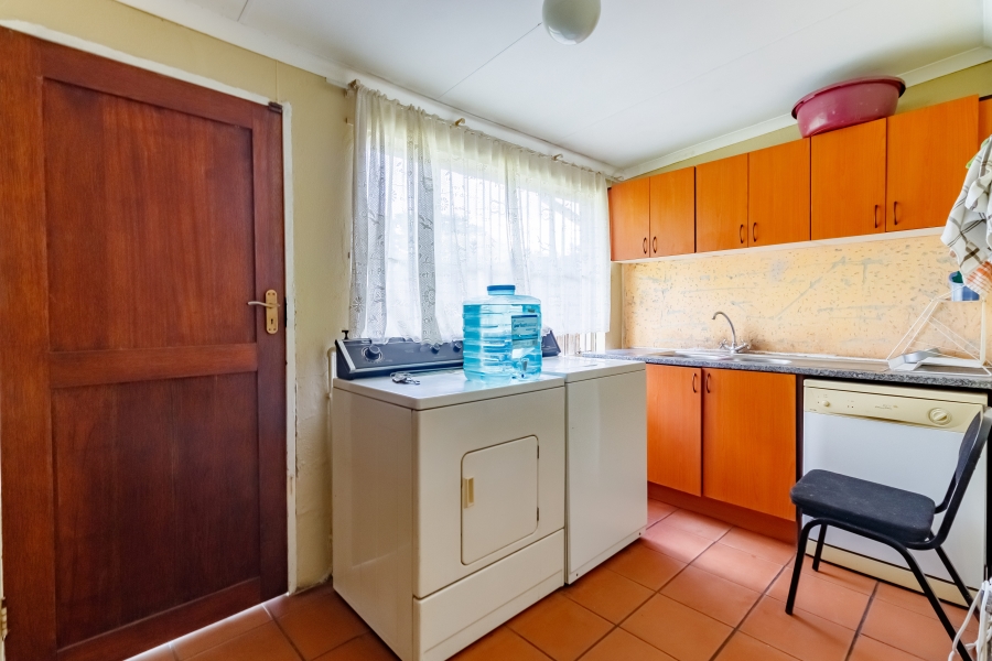 3 Bedroom Property for Sale in Glen Austin Gauteng