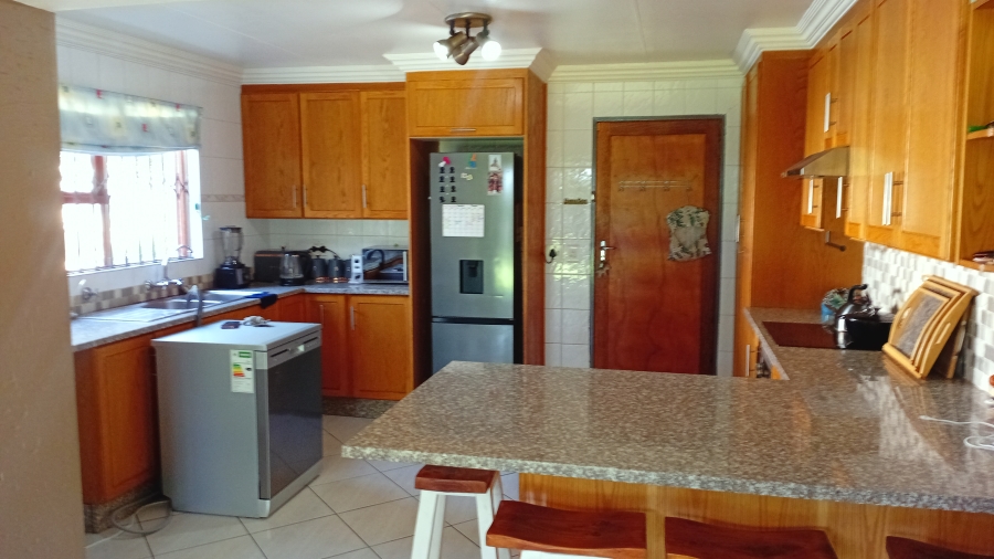 5 Bedroom Property for Sale in Walker Fruit Farms Gauteng