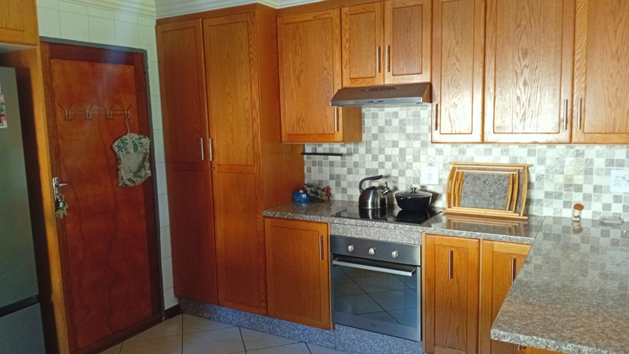 5 Bedroom Property for Sale in Walker Fruit Farms Gauteng