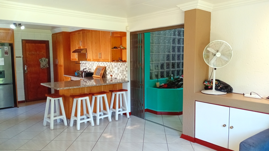 5 Bedroom Property for Sale in Walker Fruit Farms Gauteng