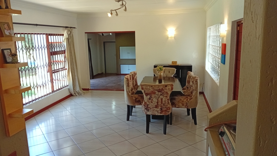 5 Bedroom Property for Sale in Walker Fruit Farms Gauteng