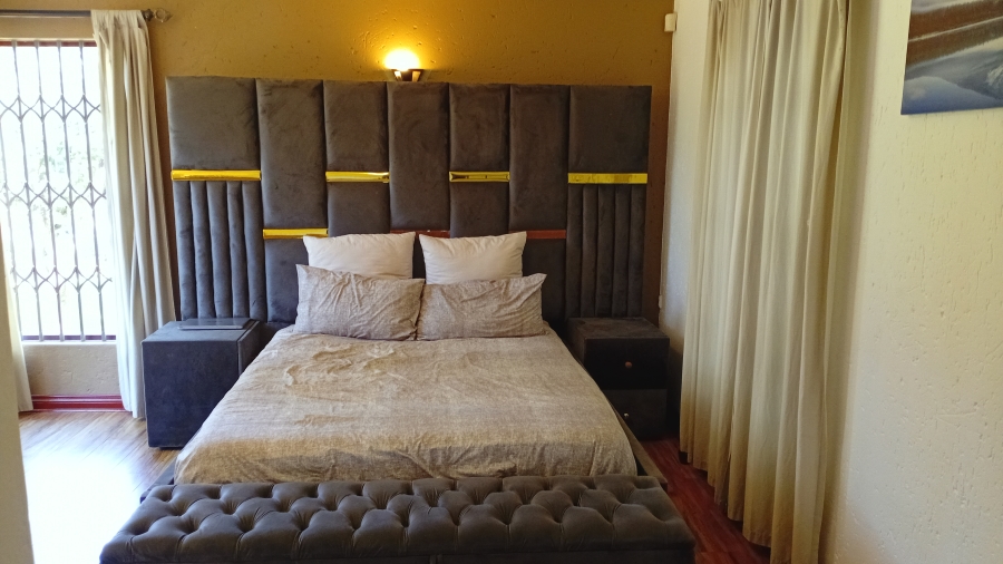 5 Bedroom Property for Sale in Walker Fruit Farms Gauteng