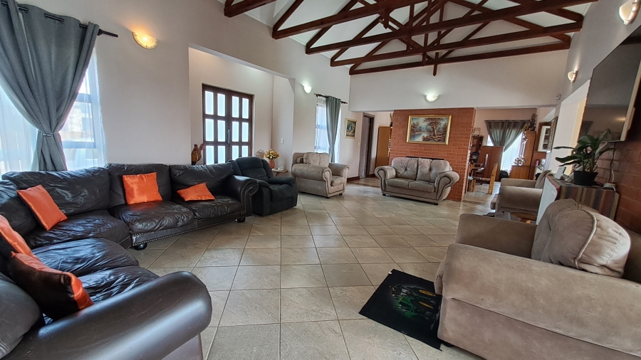 4 Bedroom Property for Sale in Berg En Dal Gauteng