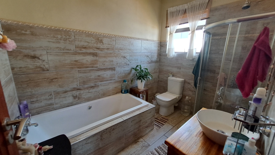 4 Bedroom Property for Sale in Berg En Dal Gauteng