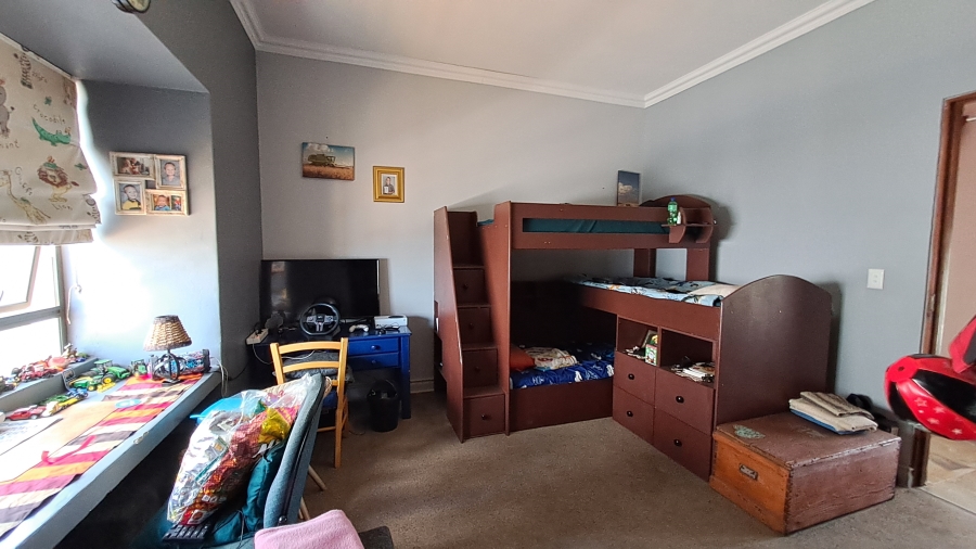 4 Bedroom Property for Sale in Berg En Dal Gauteng