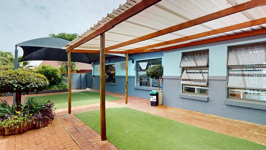 Commercial Property for Sale in Dawn Park Gauteng