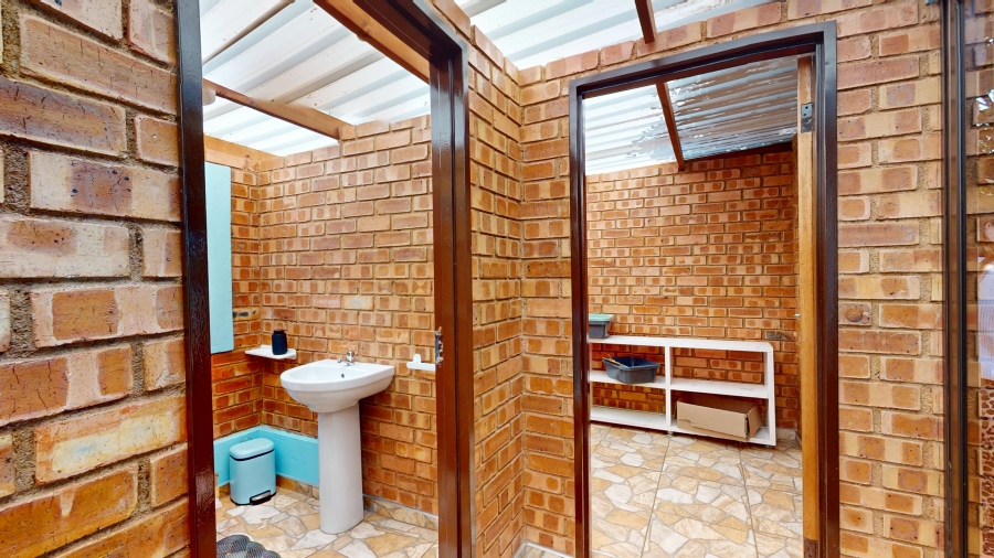 Commercial Property for Sale in Dawn Park Gauteng