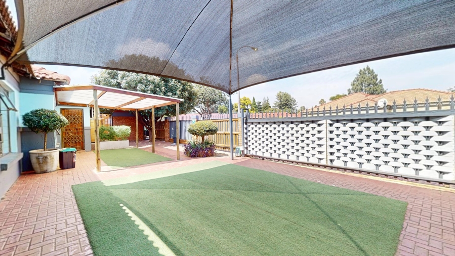 Commercial Property for Sale in Dawn Park Gauteng