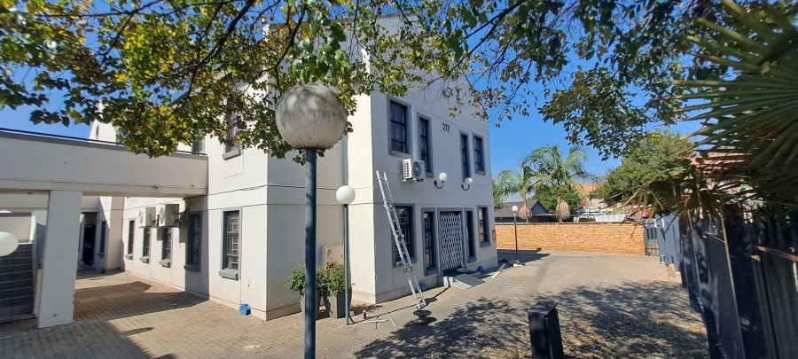To Let commercial Property for Rent in Halfway House Gauteng