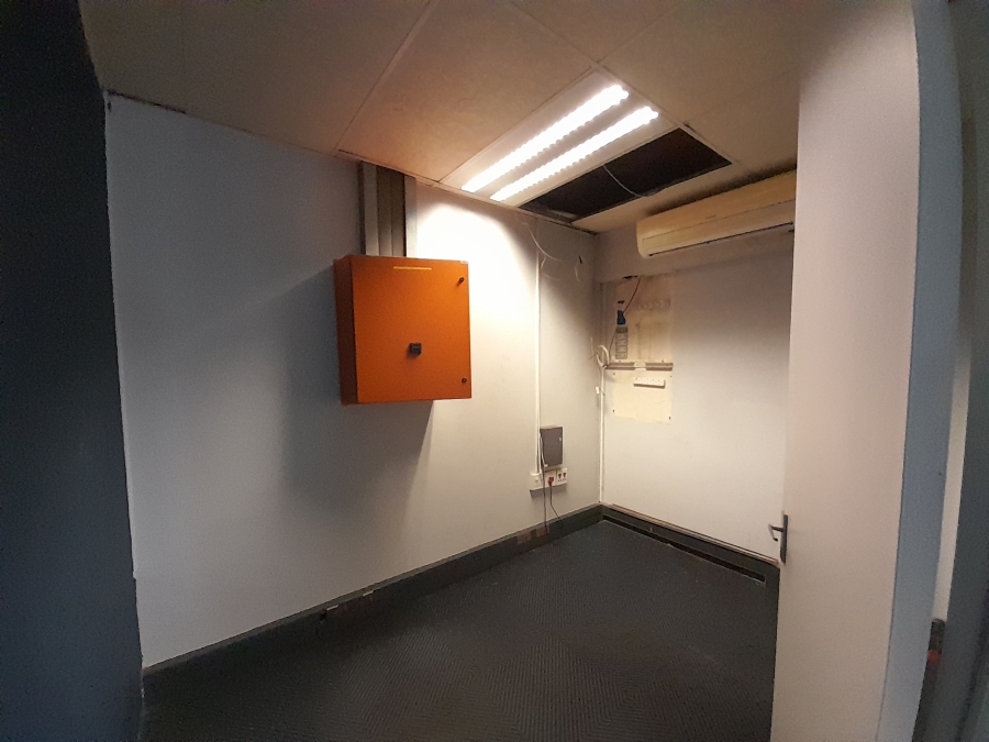 To Let commercial Property for Rent in Randjespark Gauteng