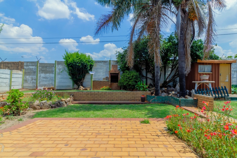 3 Bedroom Property for Sale in Florida Lake Gauteng