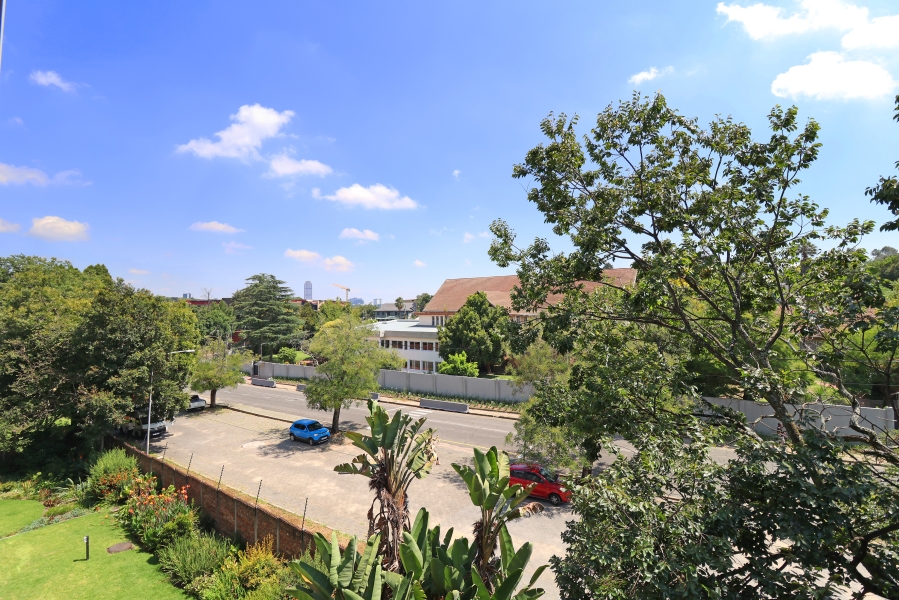 2 Bedroom Property for Sale in Waverley Gauteng