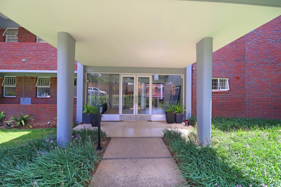 2 Bedroom Property for Sale in Waverley Gauteng