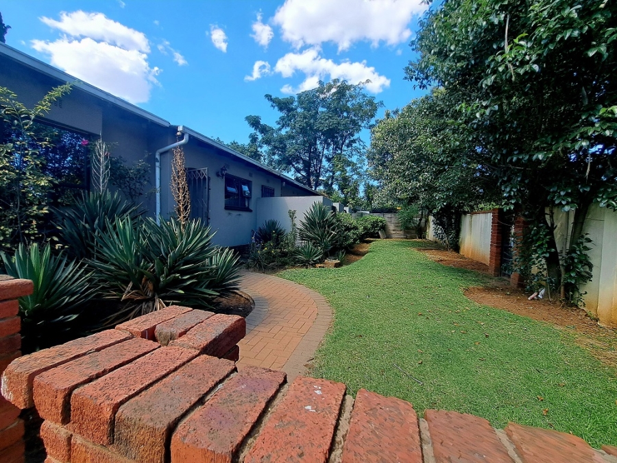 To Let 4 Bedroom Property for Rent in Brackendowns Gauteng