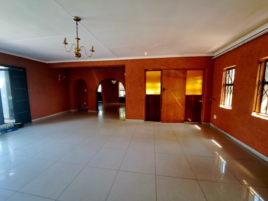 To Let 4 Bedroom Property for Rent in Brackendowns Gauteng