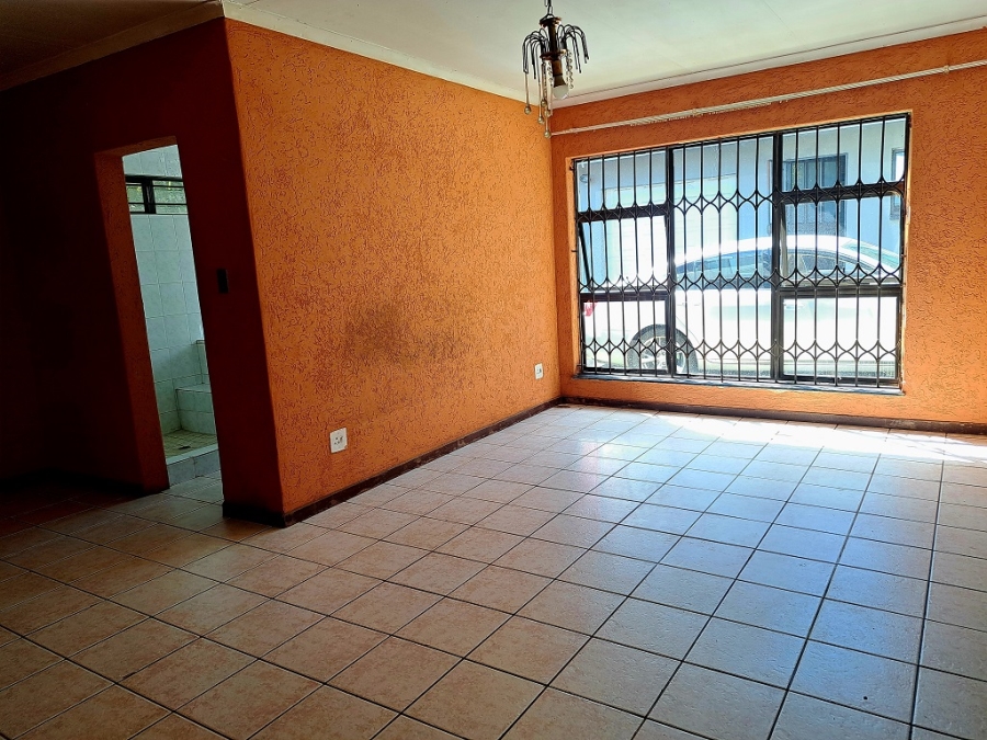 To Let 4 Bedroom Property for Rent in Brackendowns Gauteng