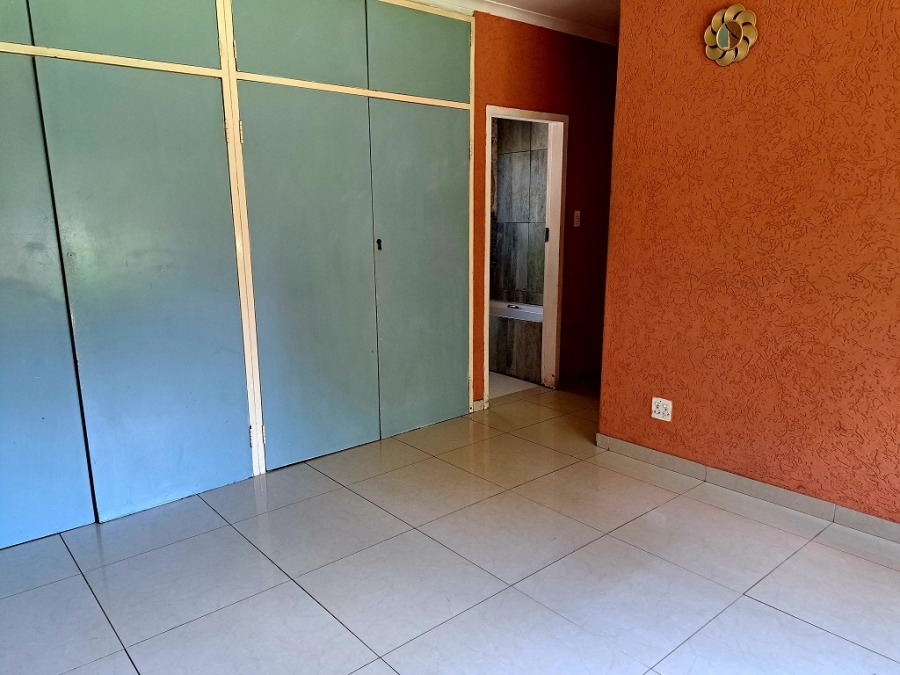 To Let 4 Bedroom Property for Rent in Brackendowns Gauteng