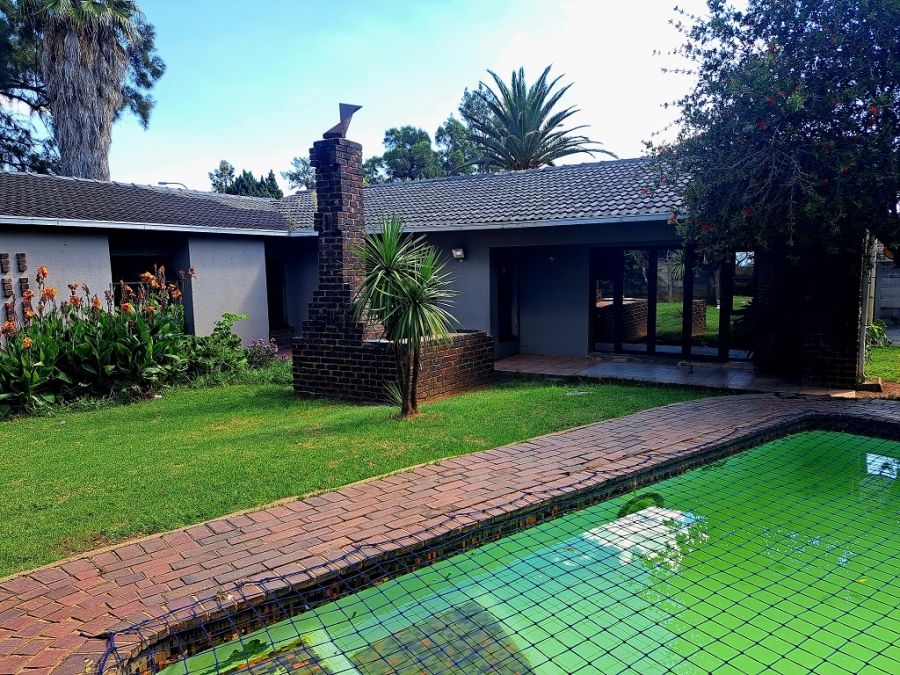 To Let 4 Bedroom Property for Rent in Brackendowns Gauteng