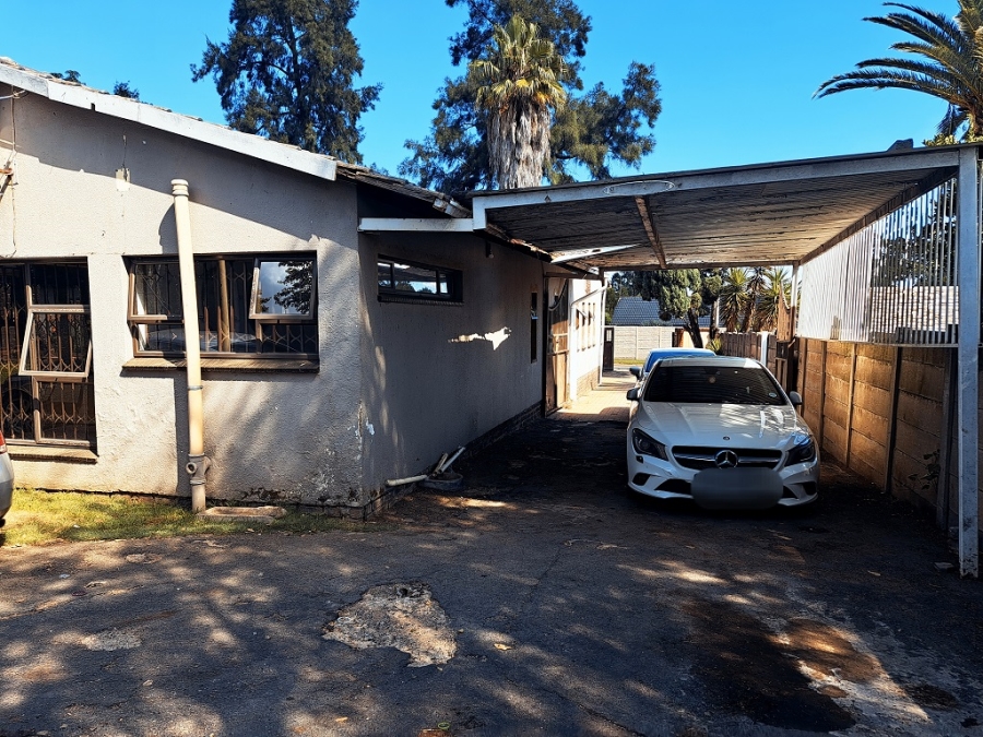 To Let 4 Bedroom Property for Rent in Brackendowns Gauteng