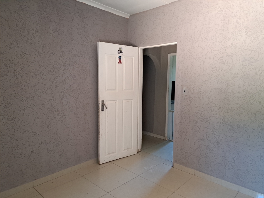 To Let 4 Bedroom Property for Rent in Brackendowns Gauteng