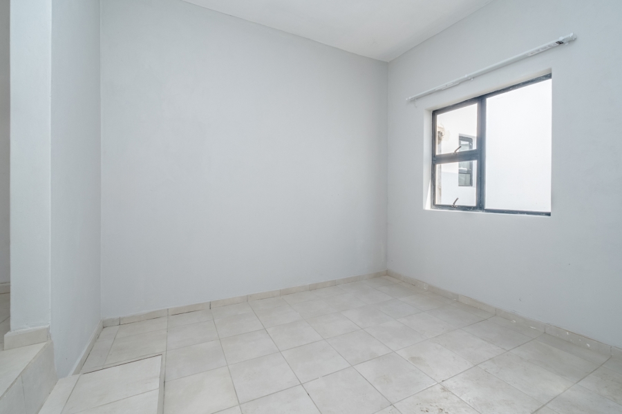 To Let 1 Bedroom Property for Rent in Maroeladal Gauteng