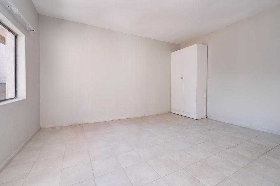 To Let 1 Bedroom Property for Rent in Maroeladal Gauteng