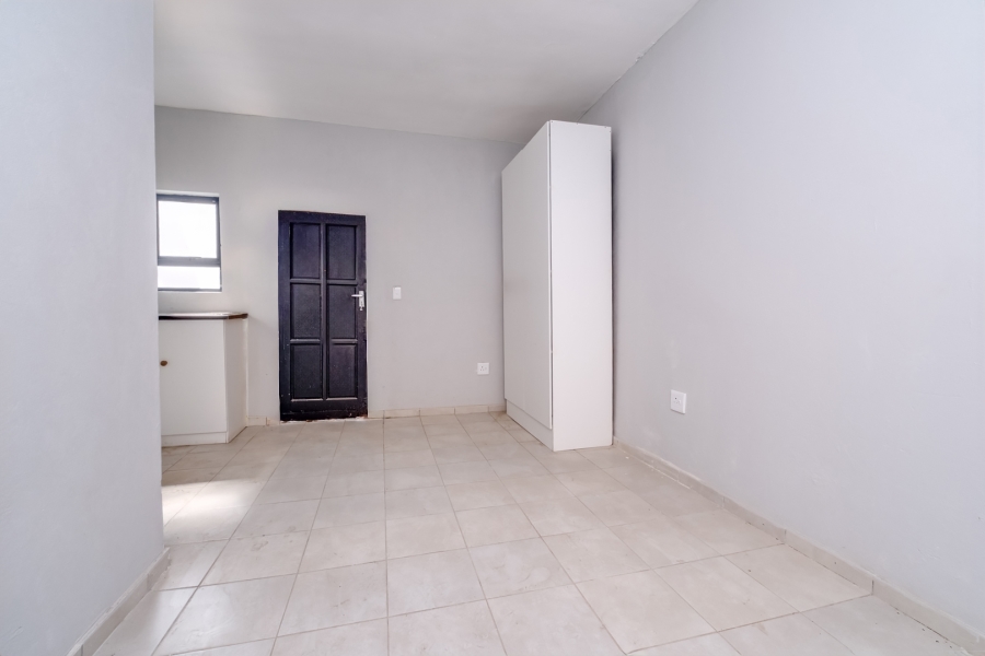 To Let 1 Bedroom Property for Rent in Maroeladal Gauteng