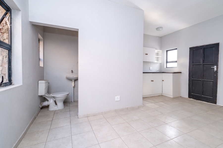 To Let 1 Bedroom Property for Rent in Maroeladal Gauteng