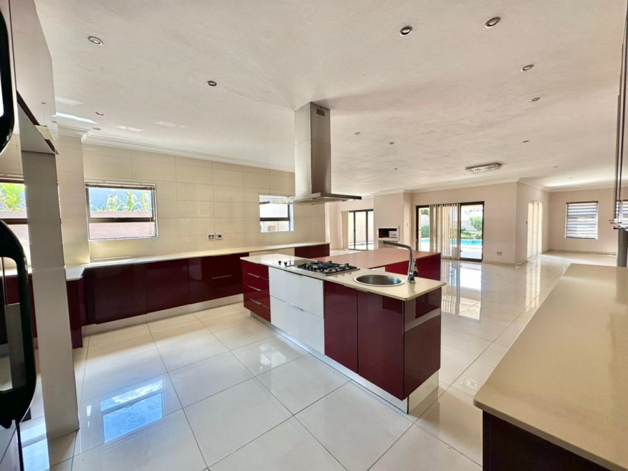 5 Bedroom Property for Sale in Monavoni Gauteng