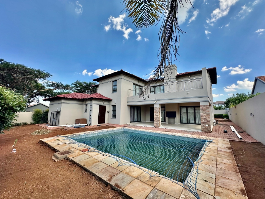 5 Bedroom Property for Sale in Monavoni Gauteng