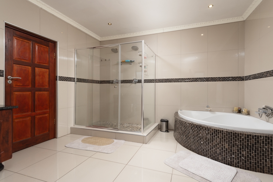 6 Bedroom Property for Sale in Liefde en Vrede Gauteng