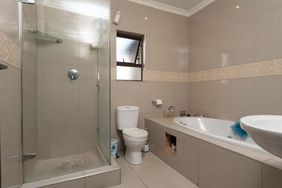 6 Bedroom Property for Sale in Liefde en Vrede Gauteng